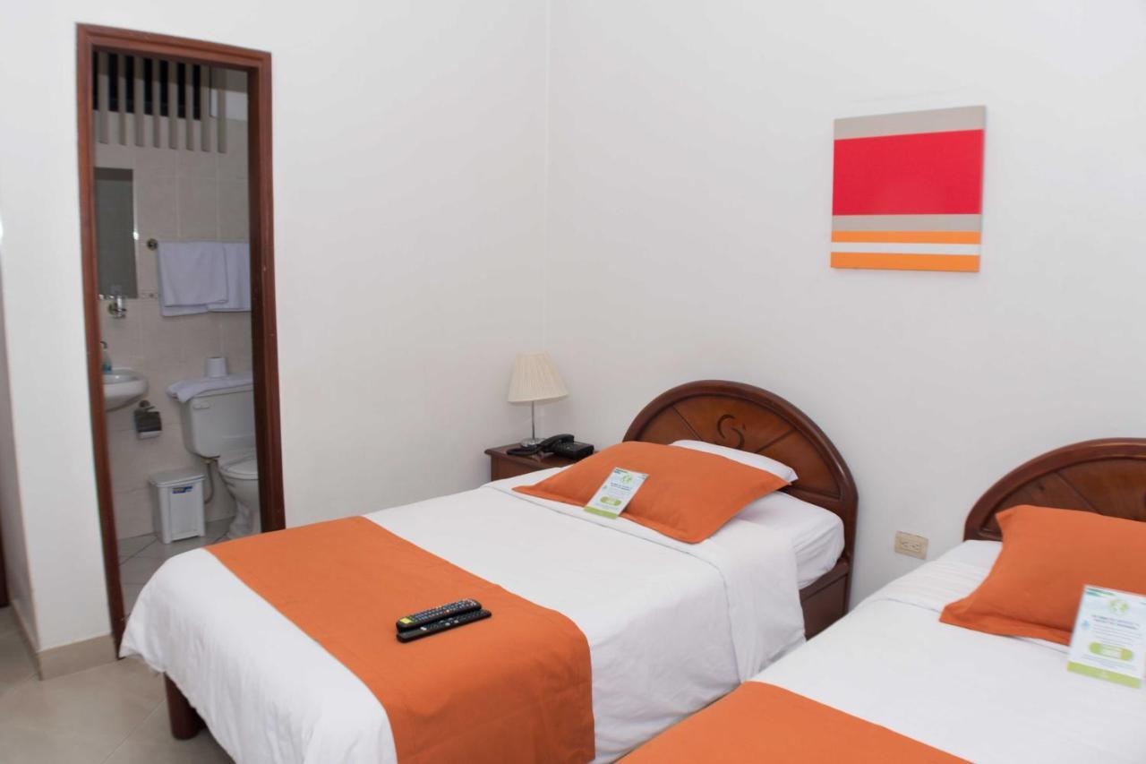 Hotel Castell - Cerca Del Aeropuerto Guayaquil Dış mekan fotoğraf